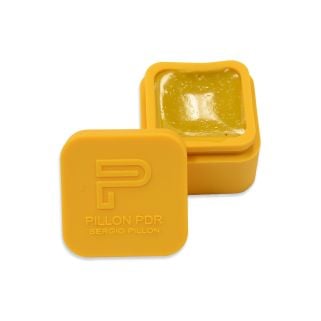 Sérgio Pillon Golden Cold Glue—open yellow silicone case with translucent gold adhesive; PILLON PDR logo on lid.